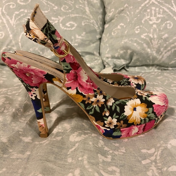 Call It Spring Floral Sling Back Heels, Sz 8 - Picture 2 of 8